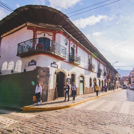 Ostello The Grassshopper Plaza De Armas Cuzco Esterno foto