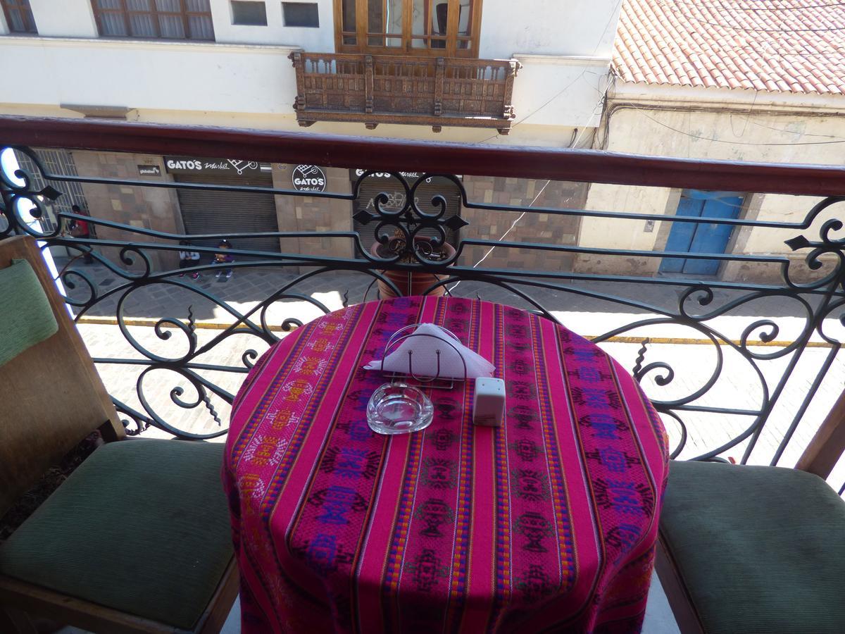 Ostello The Grassshopper Plaza De Armas Cuzco Esterno foto